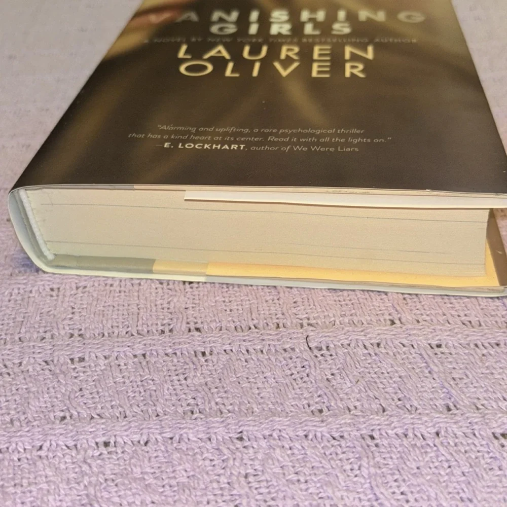 Vanishing Girls by Lauren Oliver Hardback Novel - Picture 2 of 8